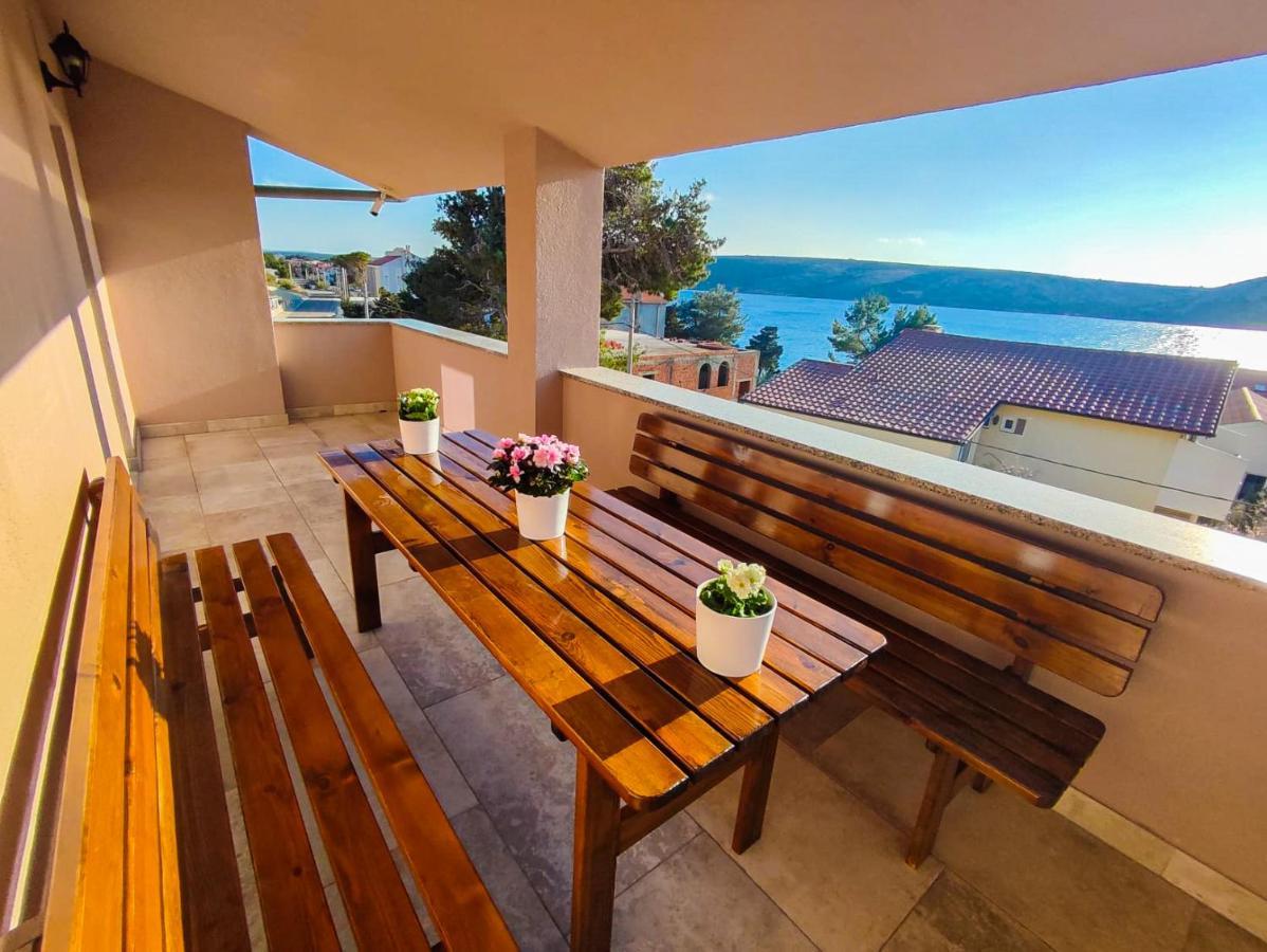 Apartments Amfora - Cozy And Modern Apartments For Up To 15 People, 100M From The Sea And Beach Stara Novalja Ngoại thất bức ảnh