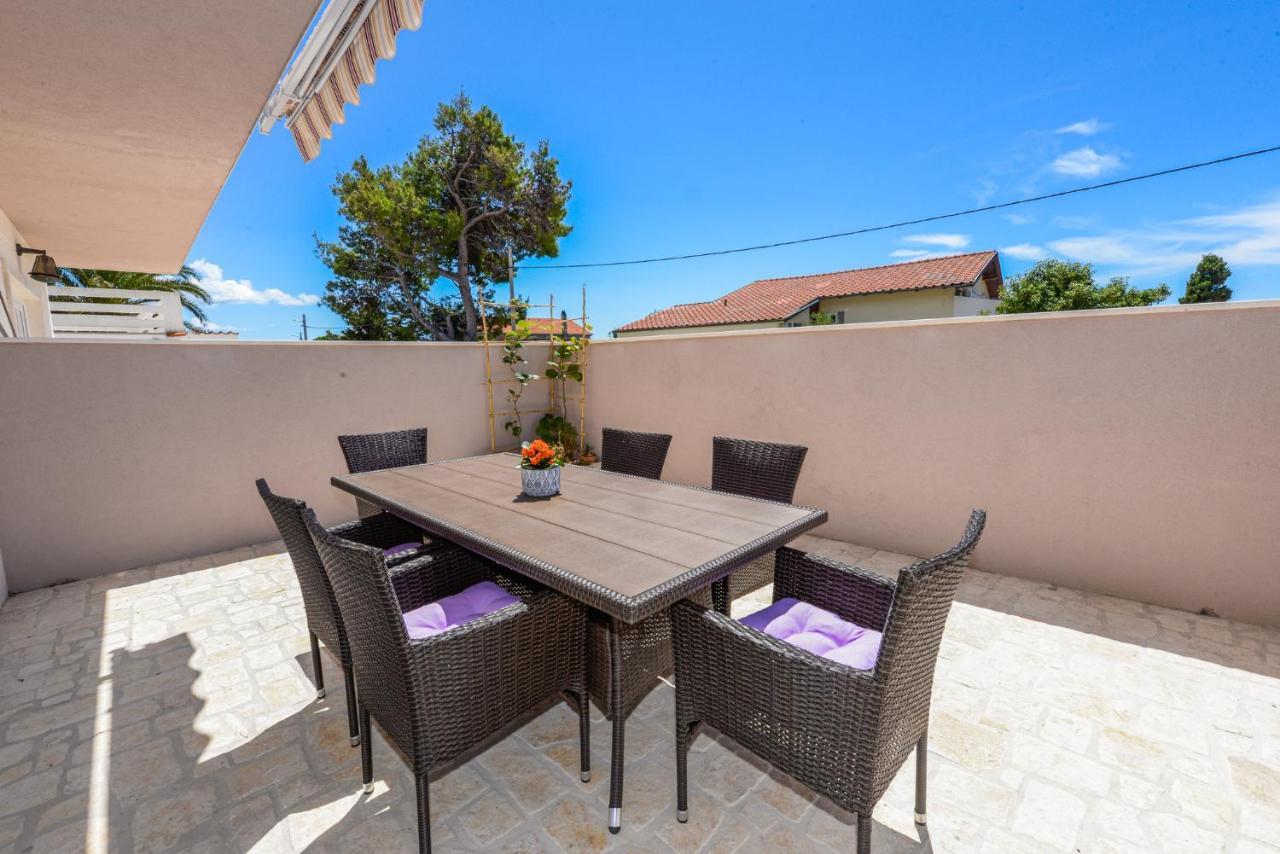 Apartments Amfora - Cozy And Modern Apartments For Up To 15 People, 100M From The Sea And Beach Stara Novalja Ngoại thất bức ảnh
