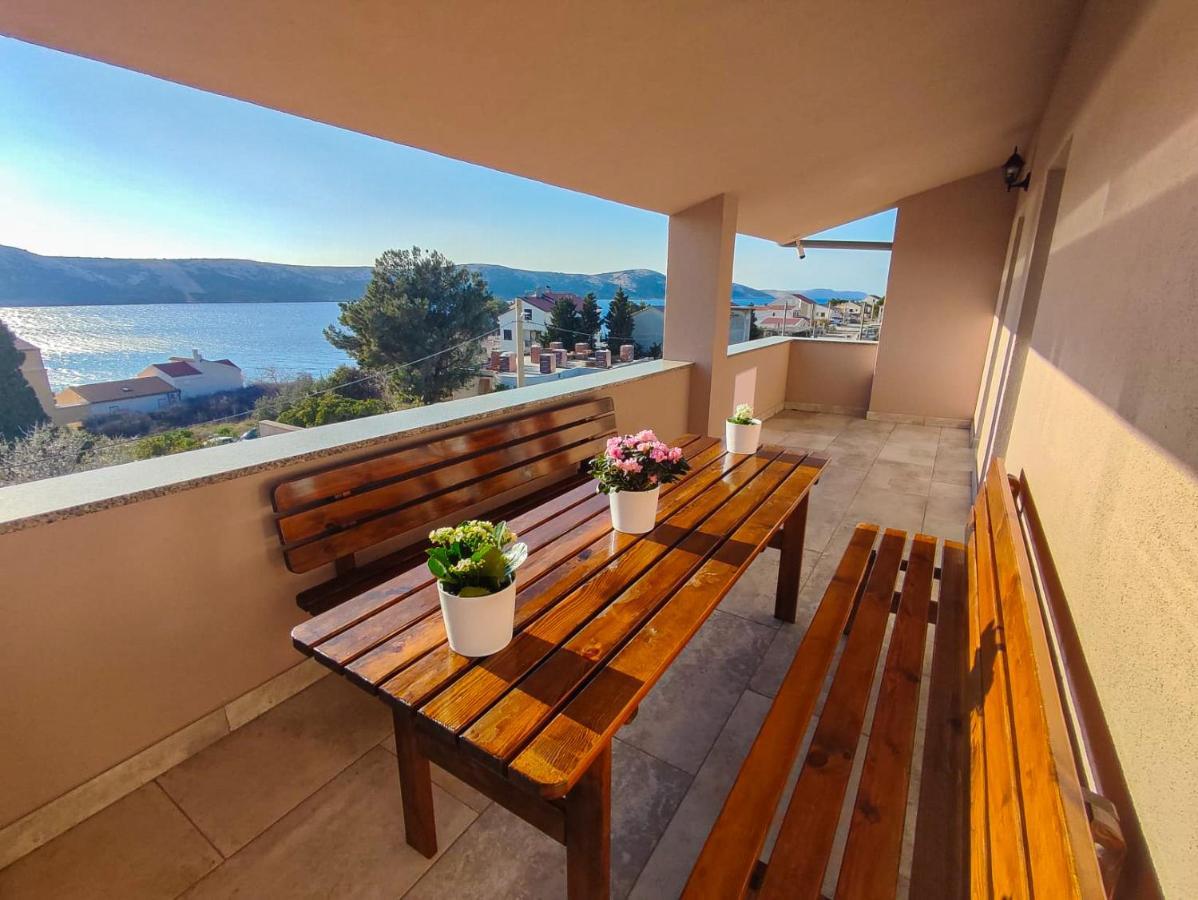 Apartments Amfora - Cozy And Modern Apartments For Up To 15 People, 100M From The Sea And Beach Stara Novalja Ngoại thất bức ảnh