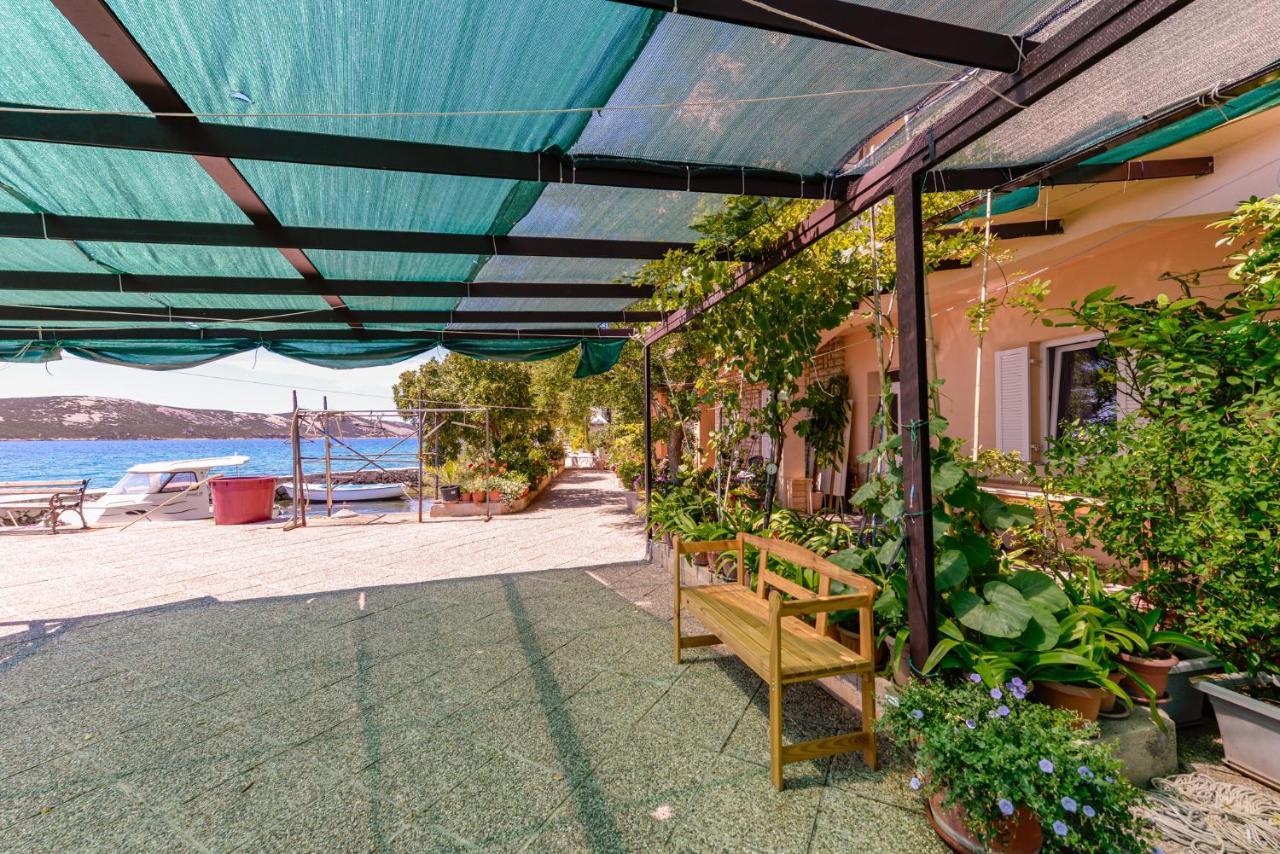 Apartments Amfora - Cozy And Modern Apartments For Up To 15 People, 100M From The Sea And Beach Stara Novalja Ngoại thất bức ảnh